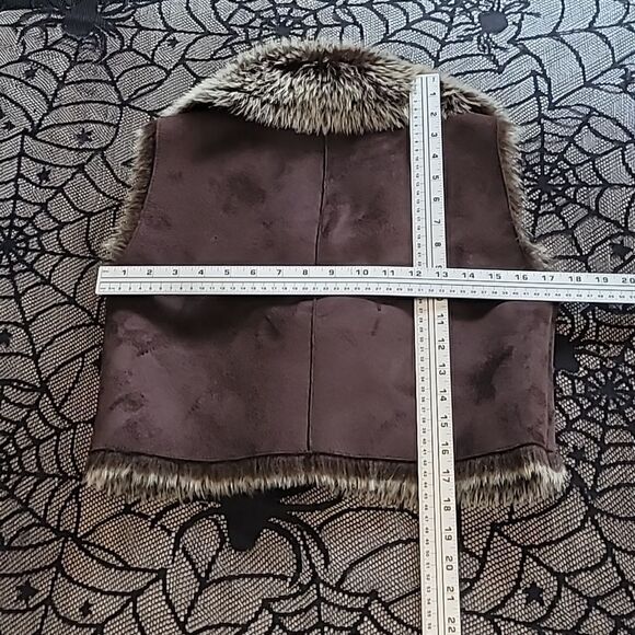 Faux Fur Brown Vest Junior's Size Large - Picture 2 of 6